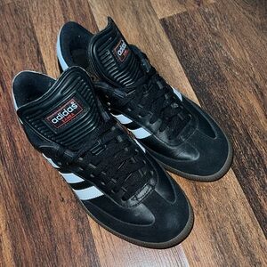 Adidas Samba - men’s 6.5 or women’s 8